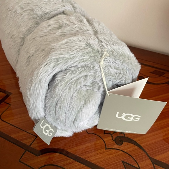 COPY - Brand new UGG Nap Mat - Picture 5 of 10